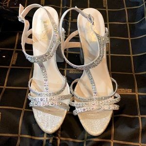 Silver platforms with AB stones